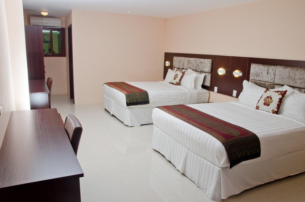 Grand Diamond Hotel Trinidad Piarco Exterior photo