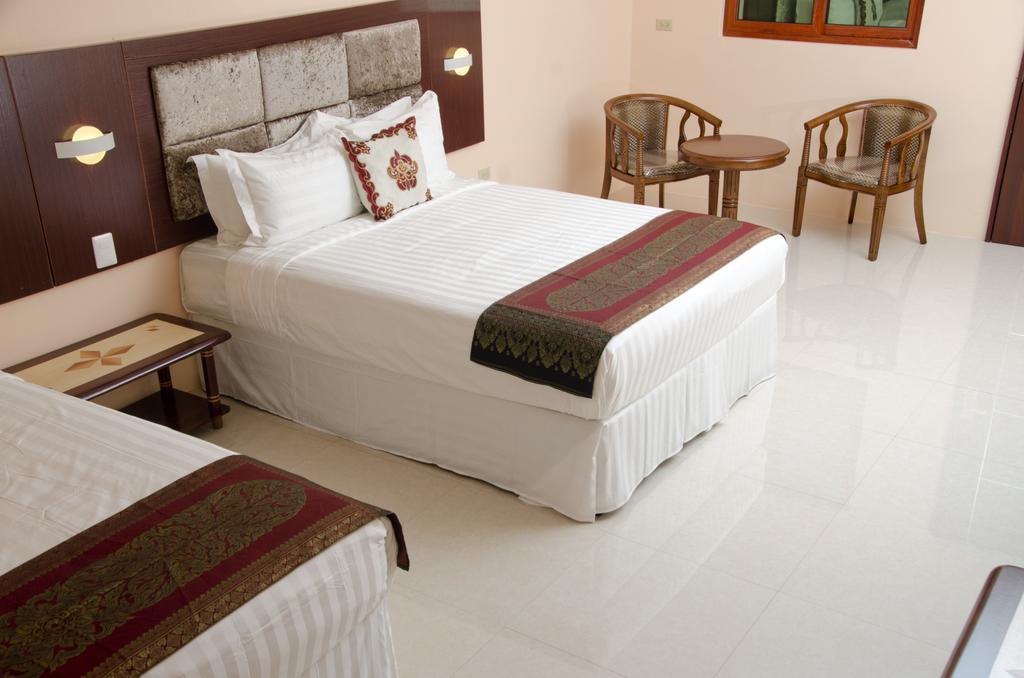 Grand Diamond Hotel Trinidad Piarco Exterior photo