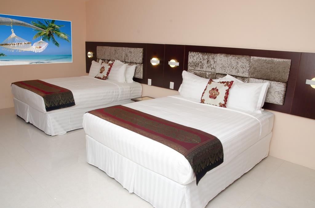 Grand Diamond Hotel Trinidad Piarco Exterior photo